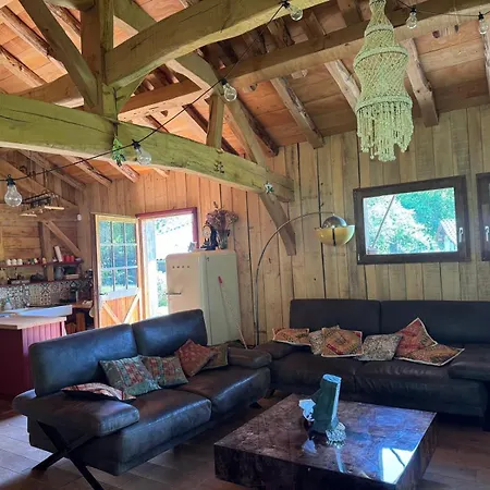 Tranquil Barn Dans Le Foret * Sabres